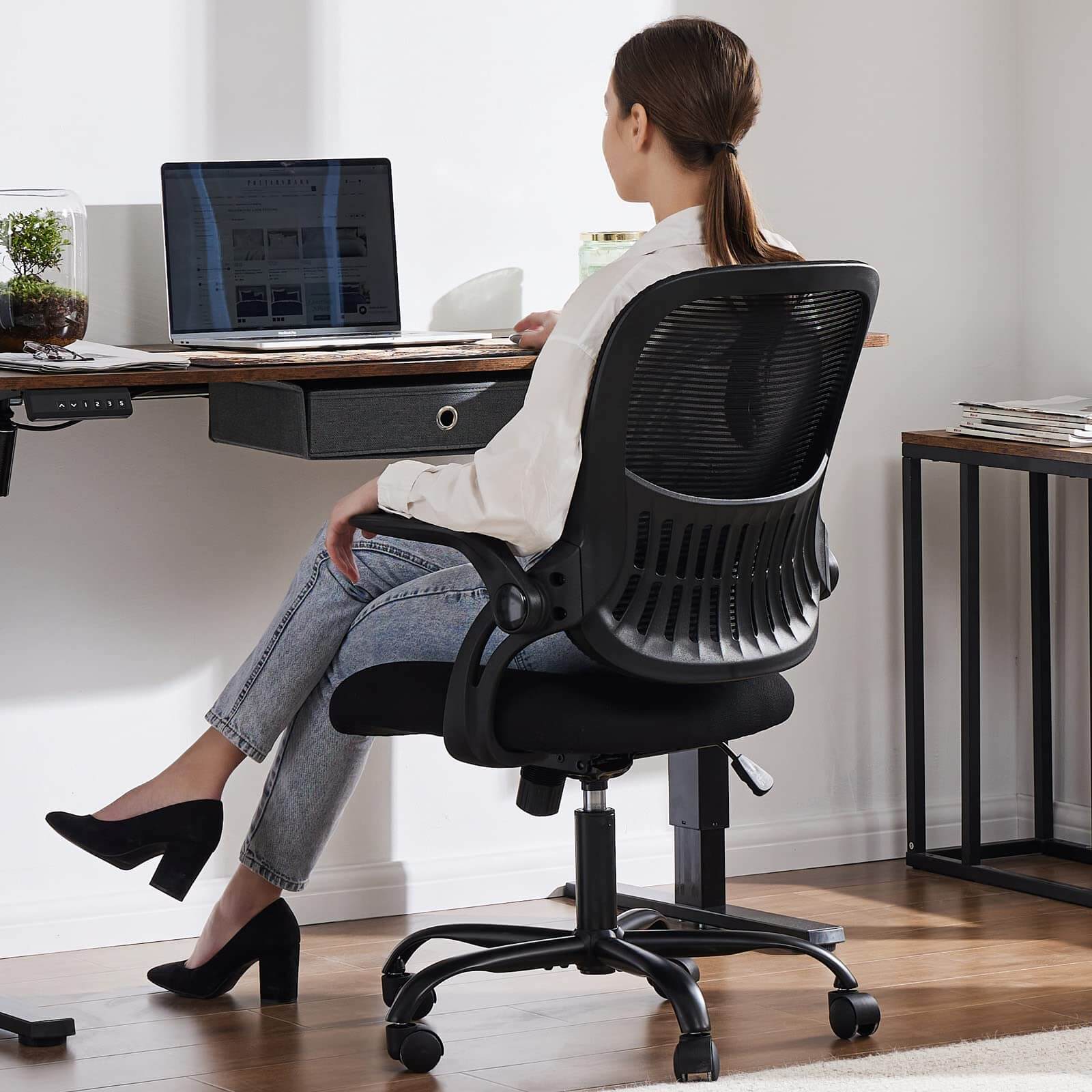 Ergonomic Mesh Office Chair with Flip-up Armrests and Lumbar Support
